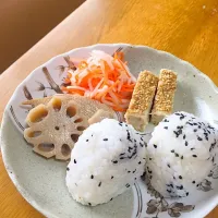 おせちの残りで朝食|Moominさん