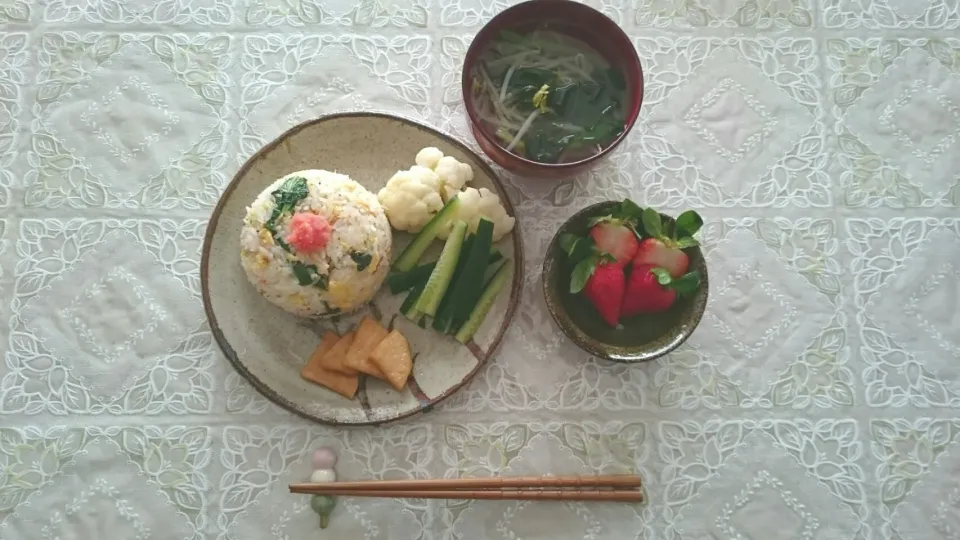 小松菜チャーハンの朝ご飯|honda sanaeさん