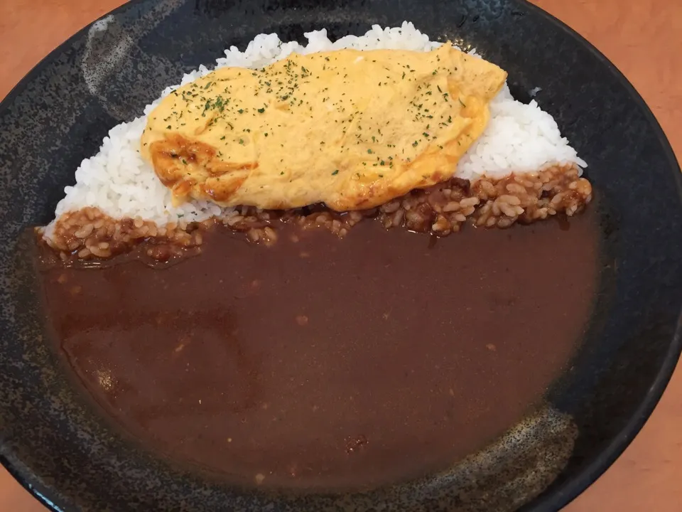 プレーンオムレツのせカレー特辛🍛|まさとさん