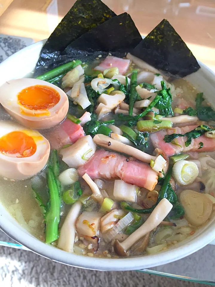 雑煮と鍋の残り野菜でラーメン！|たけのこジョニーさん