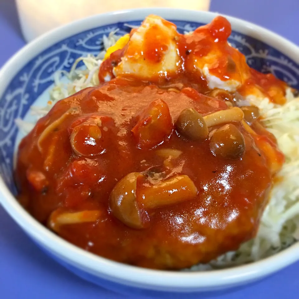 Snapdishの料理写真:煮込みハンバーグでロコモコ丼|Hiroya Fujiiさん