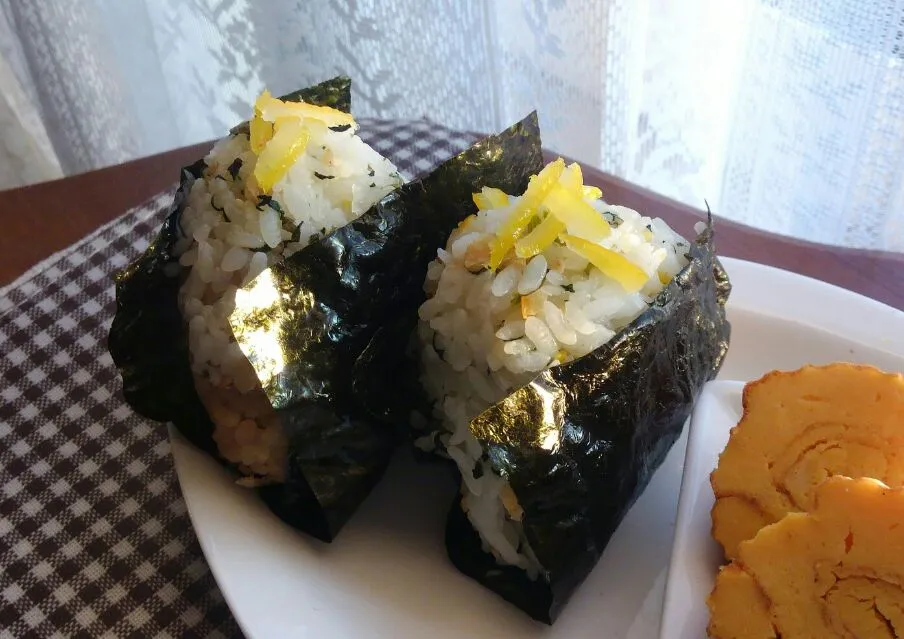 🍙ゆずご飯でおにぎり…下手くそな伊達巻と～|*ママちゃん*さん