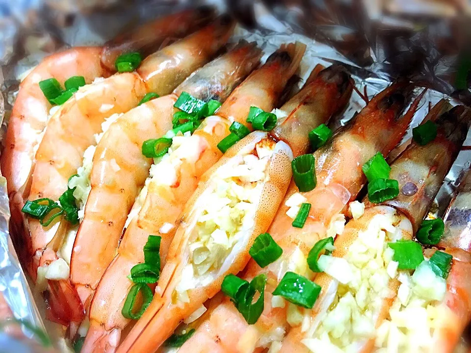 Snapdishの料理写真:Garlic butter shrimps 🍤🍤🍤|Trish Wongさん