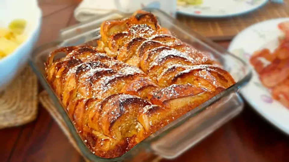 Eggnog French bread casserole|Jiraphon Gさん