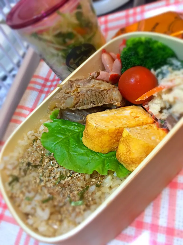 Snapdishの料理写真:豚のなんこつ煮弁当|ひろみさん