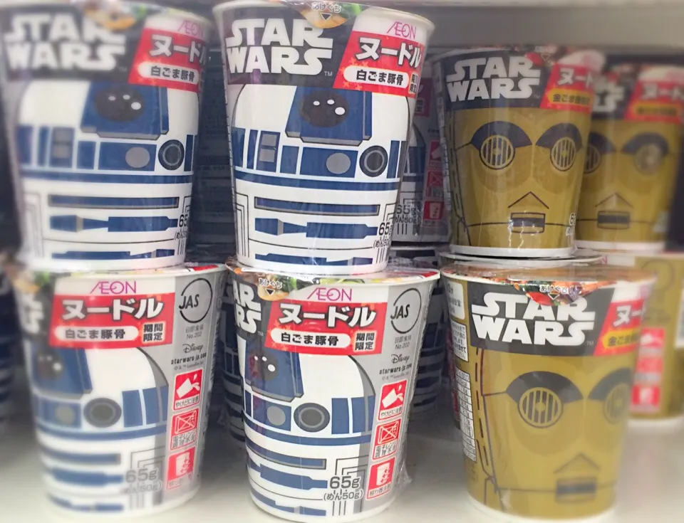 Snapdishの料理写真:STAR WARS/C3PO 金ごま担々麺/R2D2 白ごま豚骨|土屋幸治さん