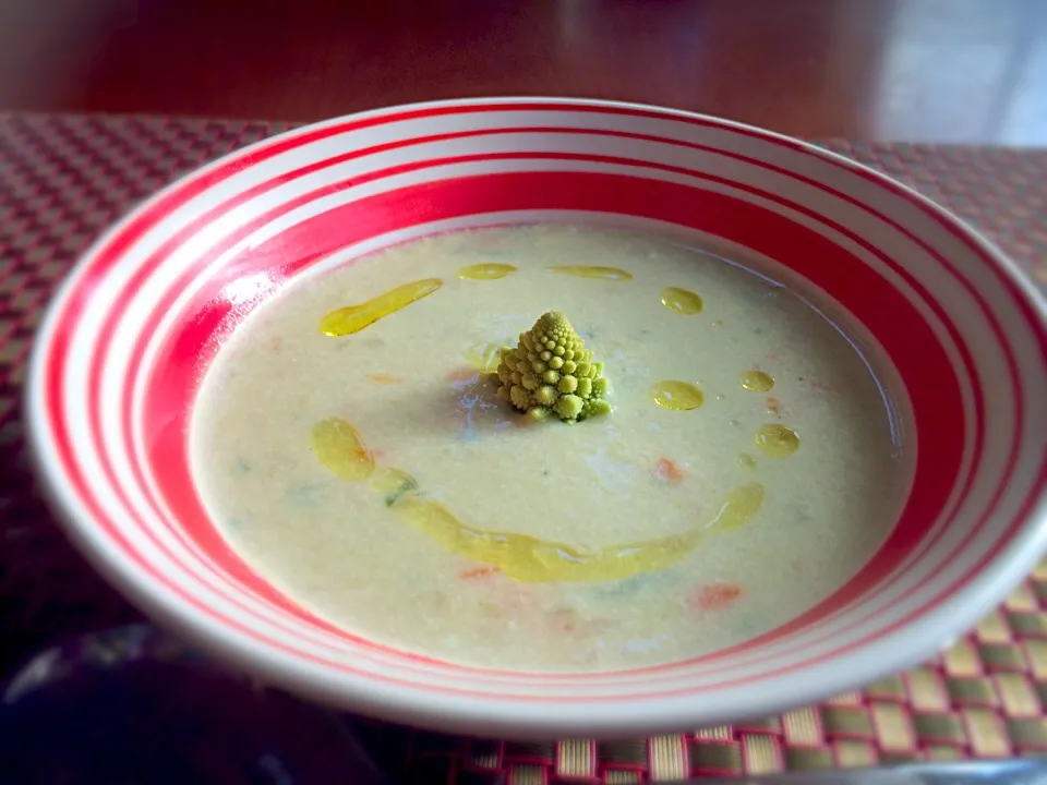 Snapdishの料理写真:Sebze Çorbası🌿ｾﾌﾞｾﾞ ﾁｮﾙﾊﾞｽ   Vegetable Soup🌿ﾍﾞｼﾞﾀﾌﾞﾙ ｽｰﾌﾟ|🌈Ami🍻さん