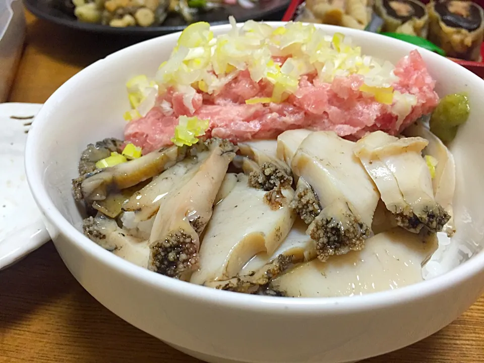 アワビとネギトロ丼♡年に1度の贅沢！！|ちもこさん
