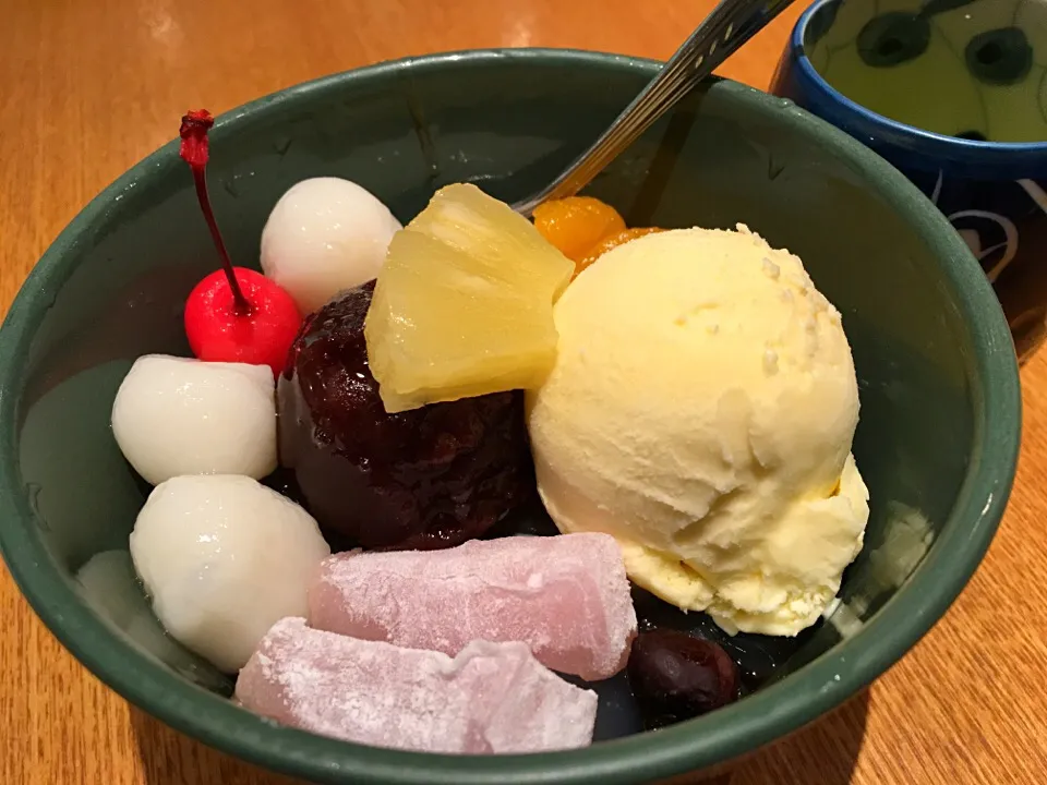 Snapdishの料理写真:梅園 クリーム白玉あんみつ|ももグミさん