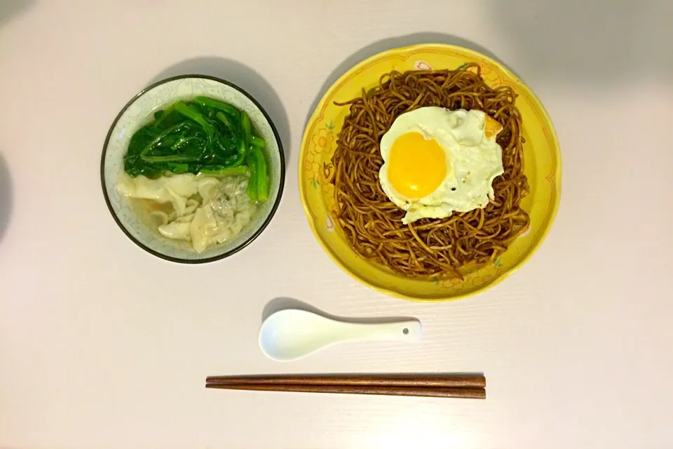 Fried curry noodles with Wonton soup|jangaさん