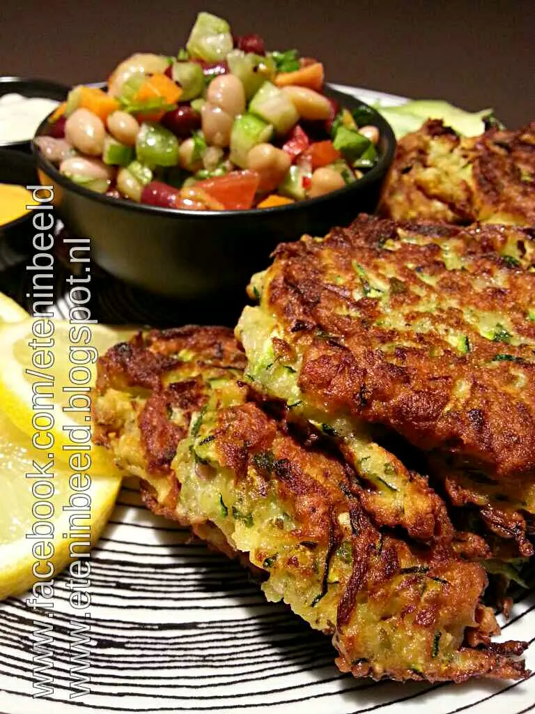 Zucchini fritters and bean salad|Frank&Jolanda - Eteninbeeldさん