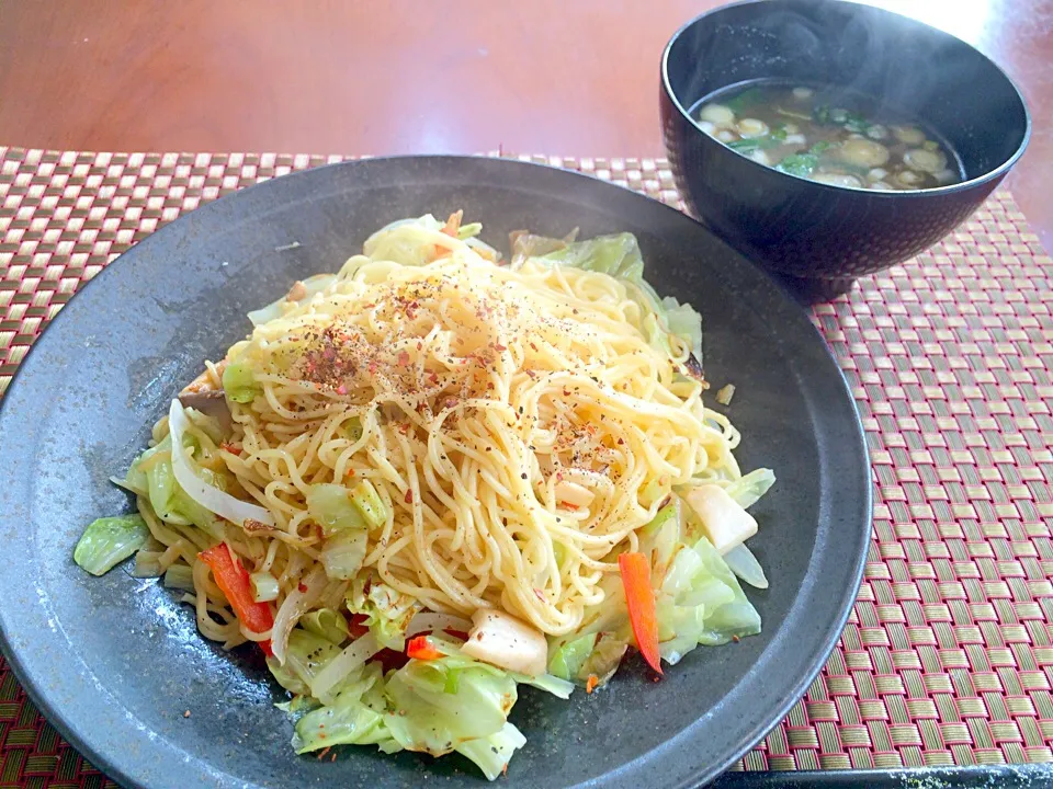 Vegetable salt fried noodles🍄お野菜たっぷり塩焼きそば〜ん|🌈Ami🍻さん