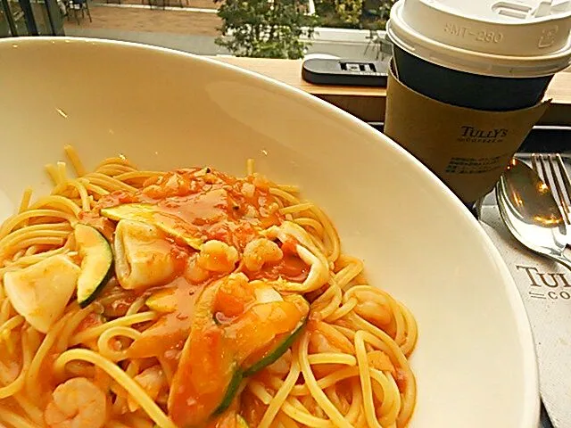 TULLY's coffeeの海老といかのトマトクリームソースパスタ|じゅんこさん