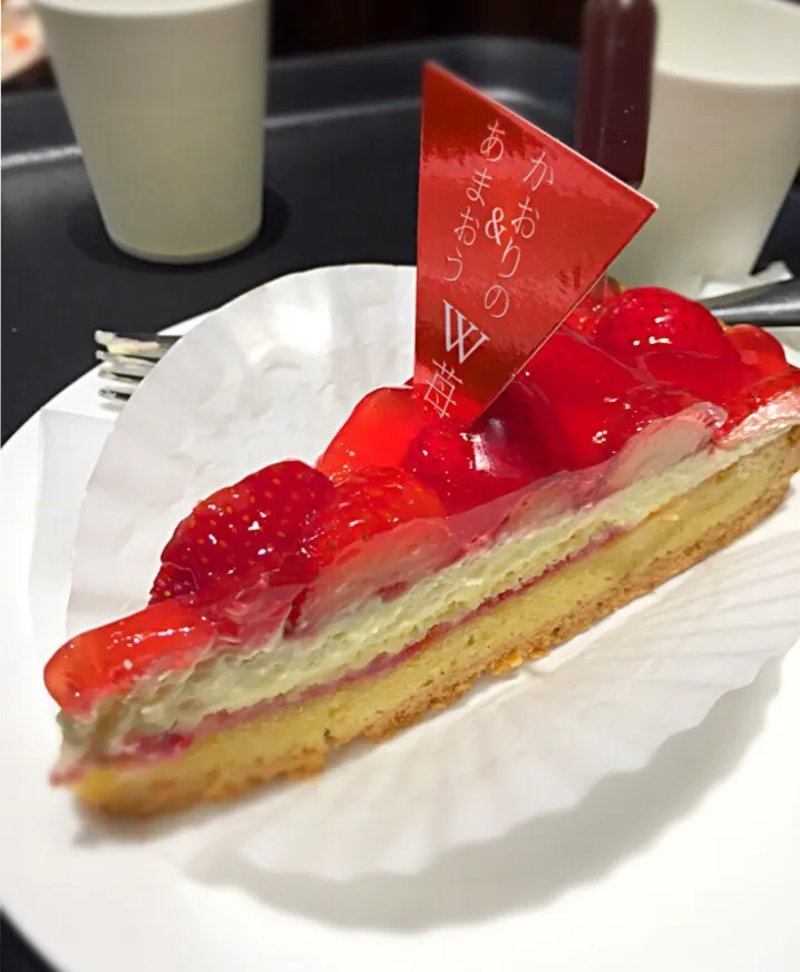 Snapdishの料理写真:FOUNDRY 苺のケーキ💕|Kazuさん