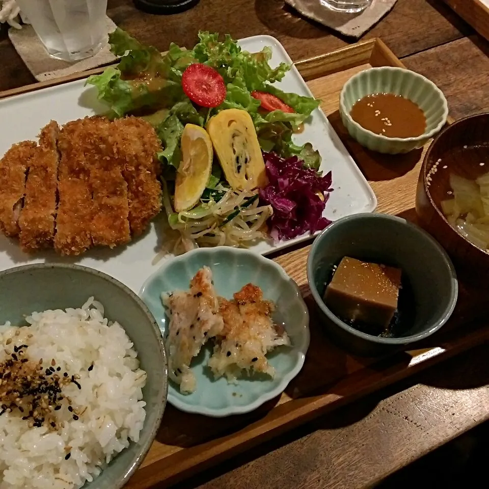 カフェマルニ:胡麻づくし定食ランチ|つーさん