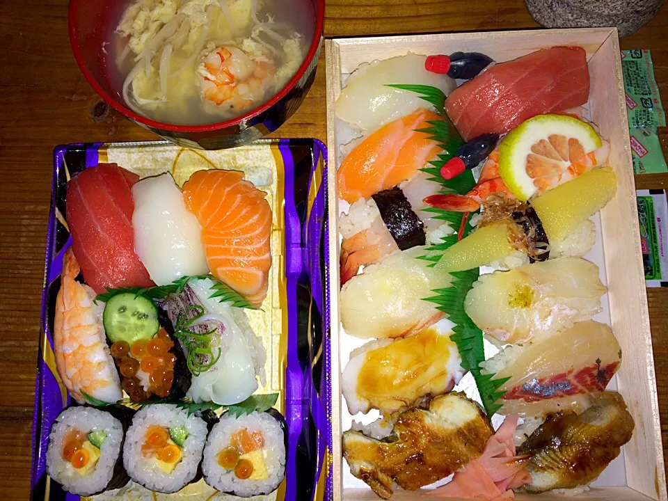 お寿司に添えたのは、エビとエノキの澄まし汁|mikaさん