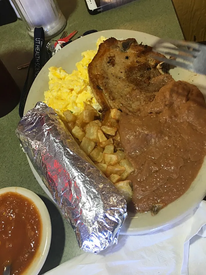 Pork chop with crumble eggs|huy toさん