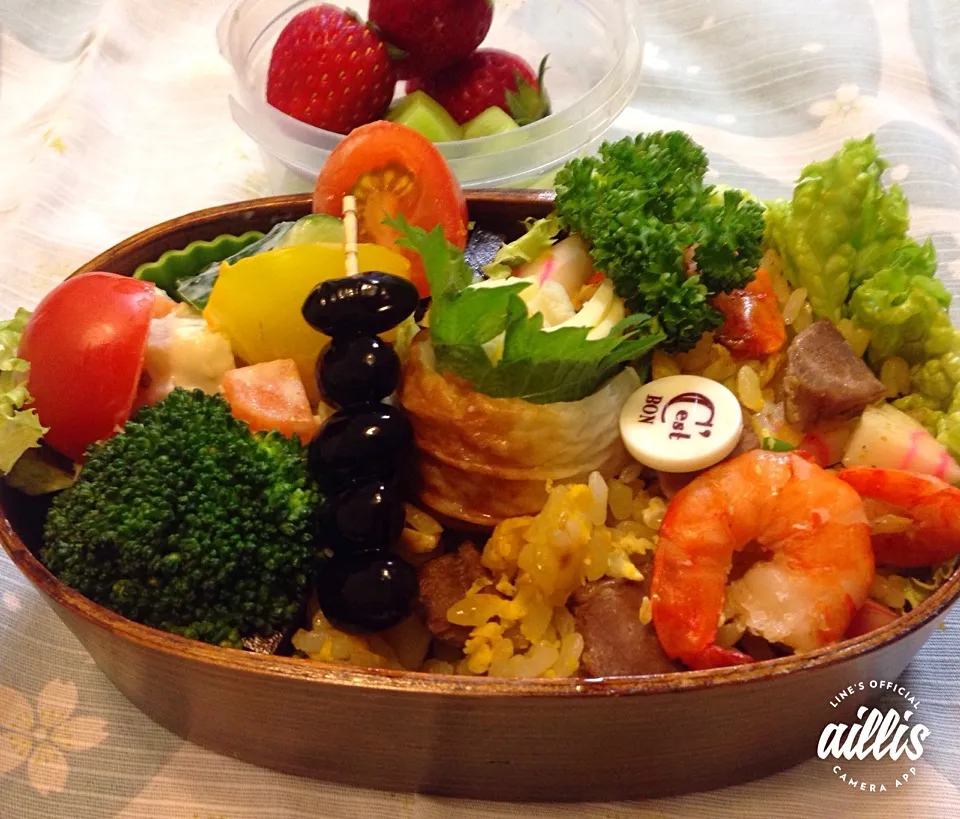 今日の私のお弁当は海老チャーハン&八頭のポテトサラダ🎵|とんちんさん