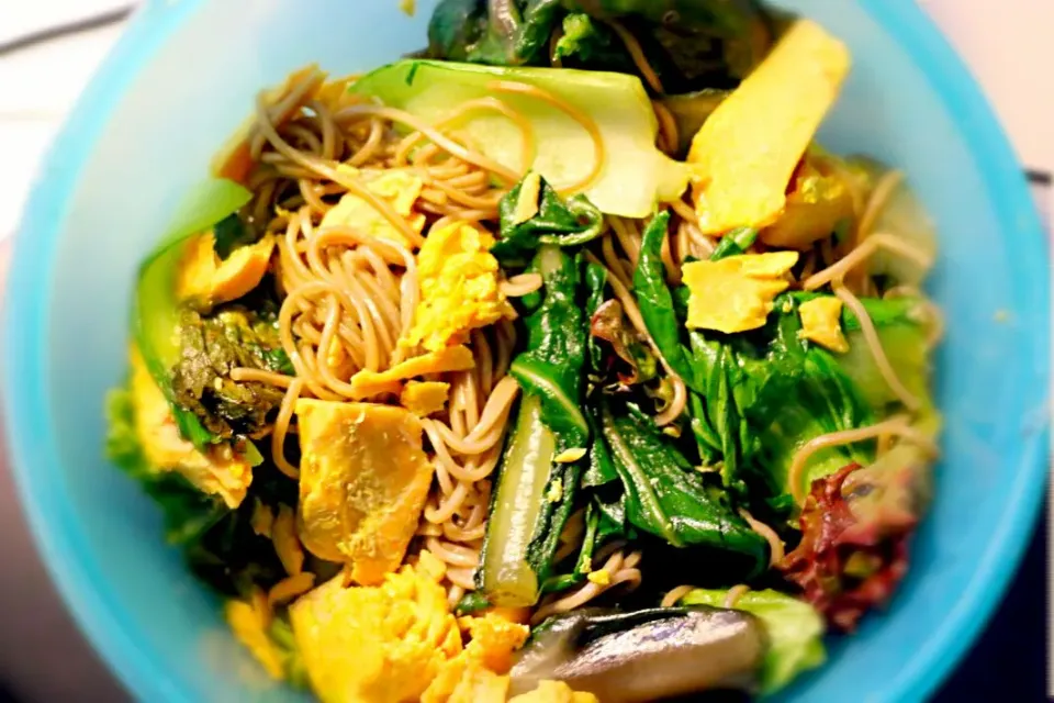 chicken noodles pak choi veggies|claudia teaさん