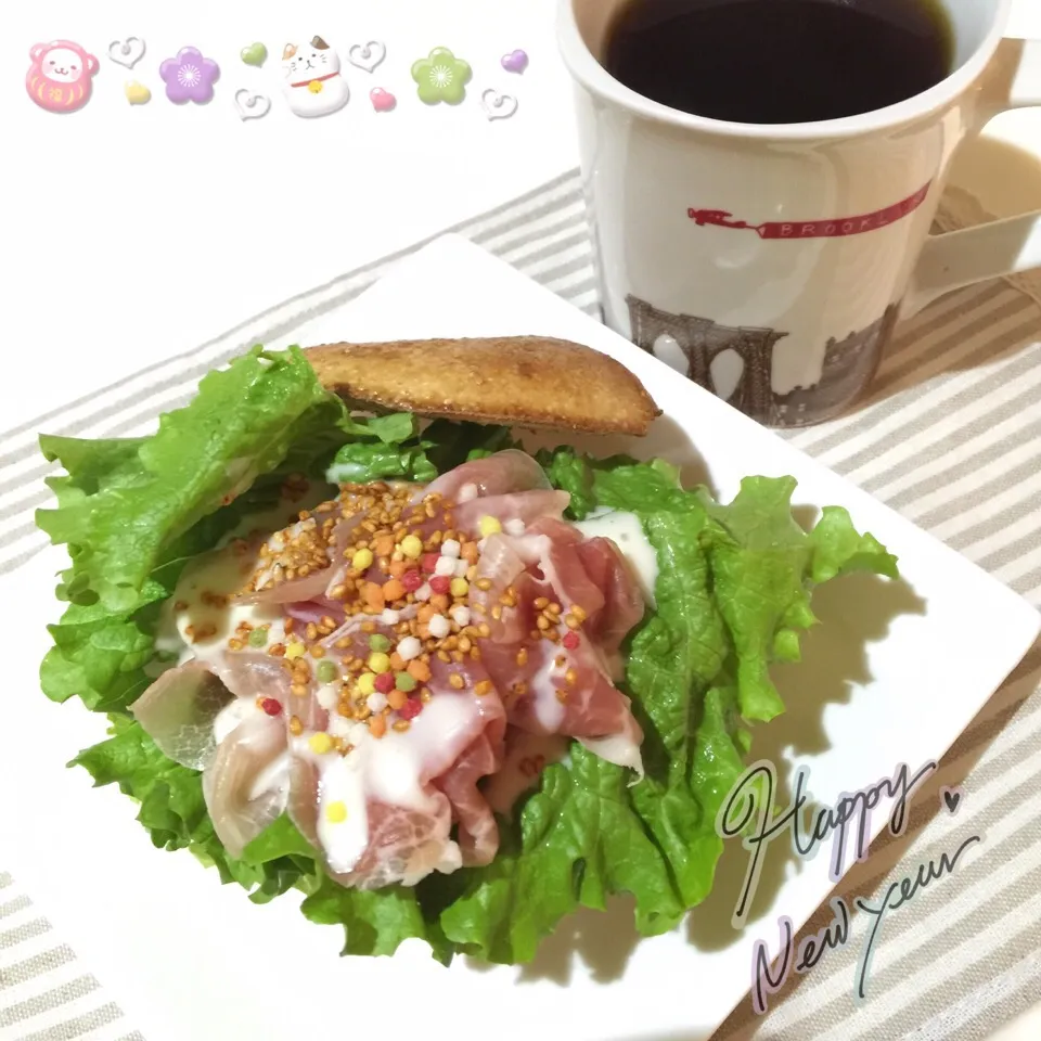 Snapdishの料理写真:生ハムとクリームチーズ❤︎シーザーサラダベーグルサンド|Makinsさん