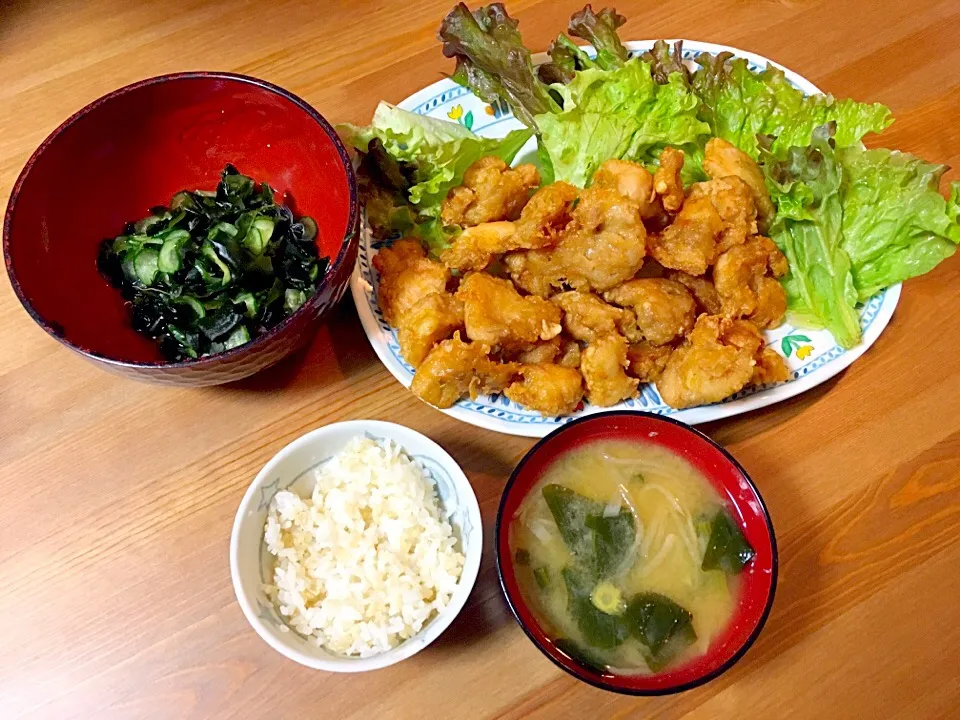 鶏のから揚げ
キュウリとワカメの酢の物
切り干し大根とほうれん草の味噌汁
玄米入りごはん|Shirokoさん