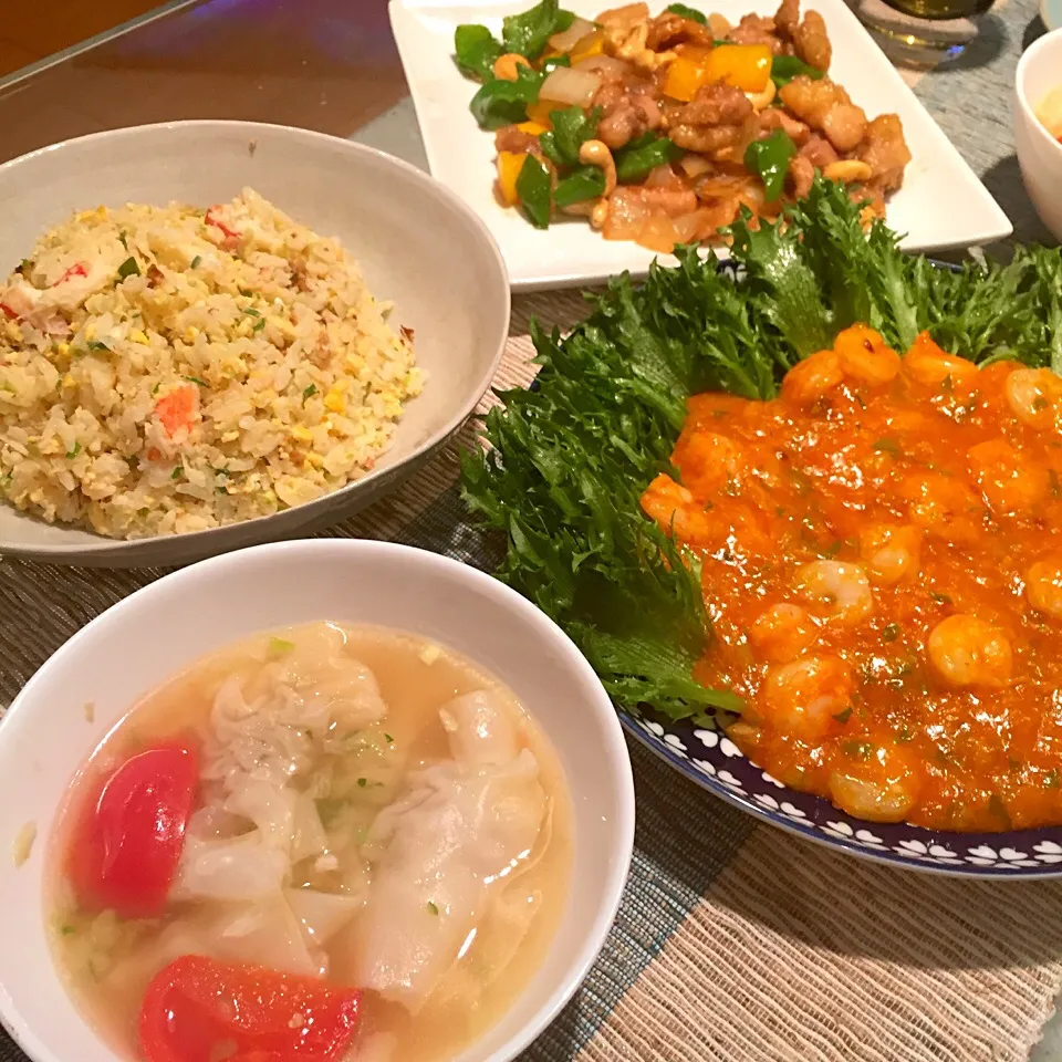 中華の日
🍴蟹チャーハン
🍴ワンタンスープ
🍴エビチリ
🍴鶏肉のカシューナッツ炒め|mapleさん