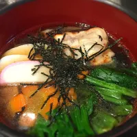 Snapdishの料理写真:魚と椎茸だしの雑煮 沼津仕込み|Koji Wakanabeさん