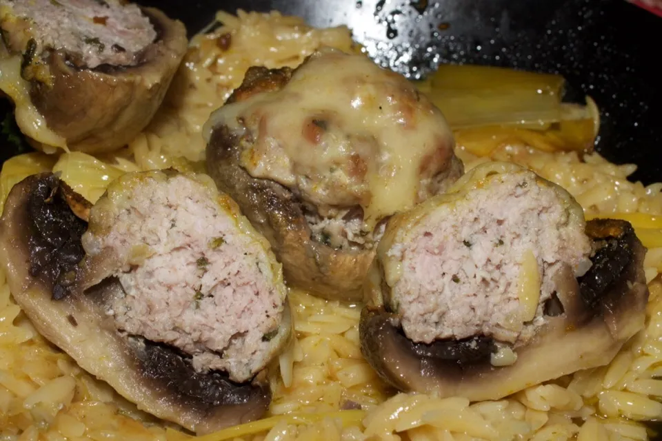 Champignons Farcis et Avoines au Comté. 
Stuffed Mushroom and Avoines Pasta with Comté (French Cheese).|PHILIPPEさん