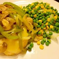 Chicken Monterrey with peas and corn|Maribel Bugarinさん