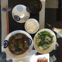 ピーマンの肉詰め 菜っ葉の炒めもの
お昼ごはん💕|ゆかっぺさん