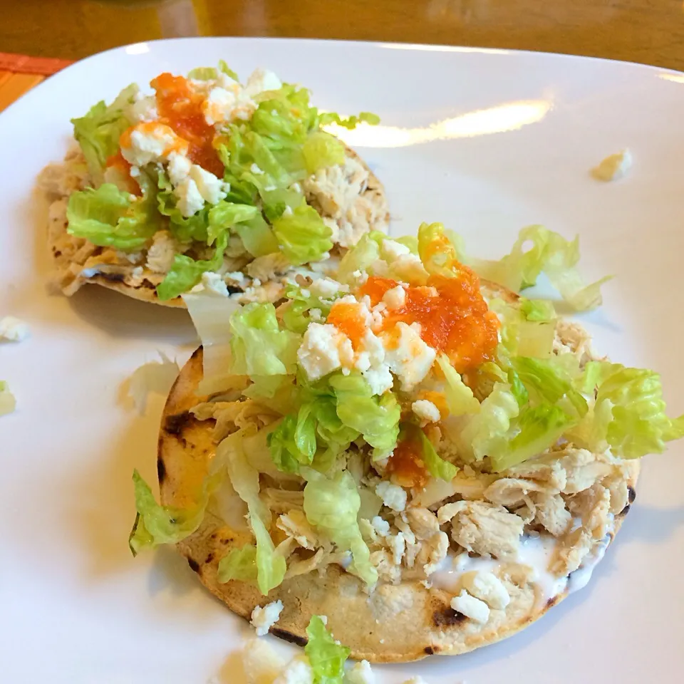 Tostadas de Pollo|Luisa Martinezさん