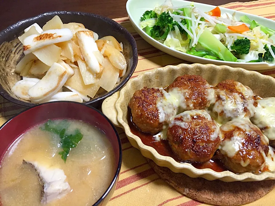 ハンバーグ・鯛汁・野菜ソテー・たくあんとはんぺんの柚子香炒め|Yuko Kisoさん