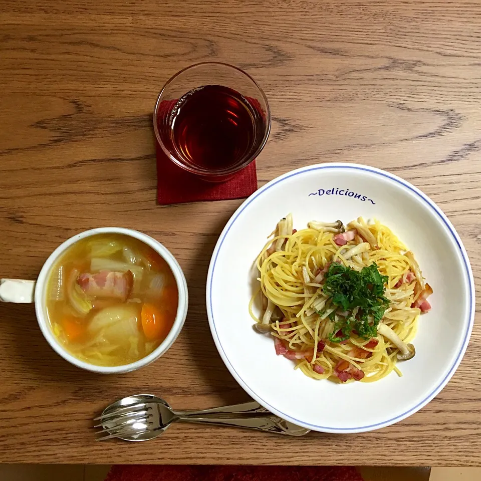 Snapdishの料理写真:今日の夕飯★全体
今日は旦那さまが残業ということで、
新居にて初1人夕飯〜
毎日残業で22時に帰る生活から一変
これから私はどうするのでしょうか…
せっかく1人時間なので、
お弁当の仕込みをしながら
ゆっくり考えてみよう〜

ごちそうさま٩(๑❛ᴗ❛๑)۶|あさこさん