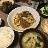 Snapdishの料理写真:1月7日 晩ご飯
＊焼肉
＊キムチ奴
＊かぶのサラダ
＊ほうれん草の胡麻和え
＊みそ汁(じゃがいも、油揚げ、えのき、わかめ)
＊黒豆|mayuさん