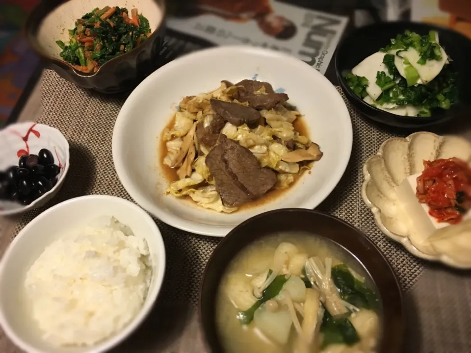 1月7日 晩ご飯
＊焼肉
＊キムチ奴
＊かぶのサラダ
＊ほうれん草の胡麻和え
＊みそ汁(じゃがいも、油揚げ、えのき、わかめ)
＊黒豆|mayuさん