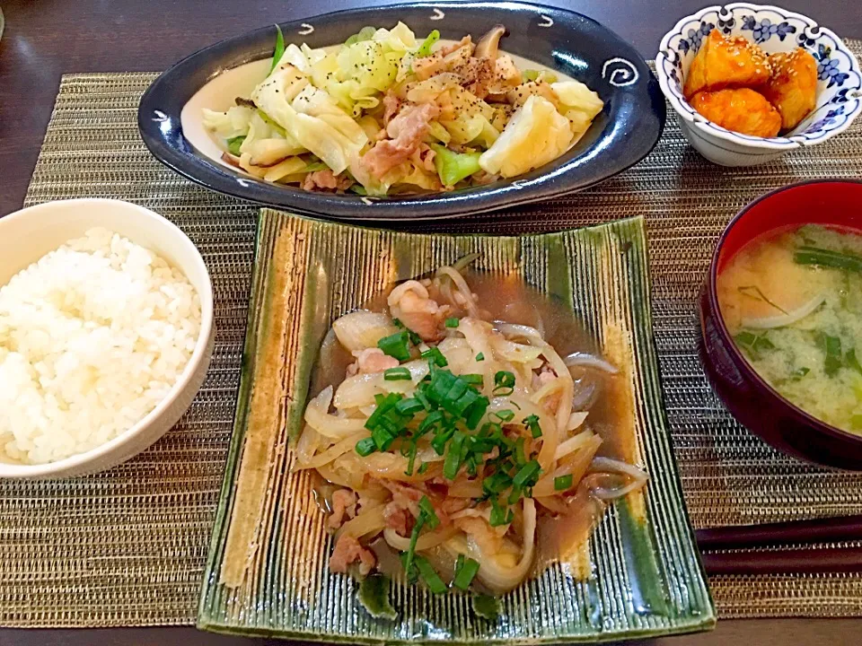 玉ねぎと豚肉炒め   野菜炒め  鶏むね肉のコチュジャン炒め   味噌汁|NAKATAさん