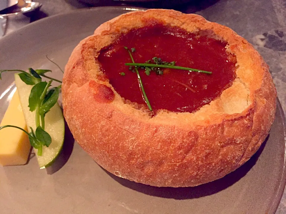 Classic bohemian goulash soup in wheat bread roll|Sky Blueさん