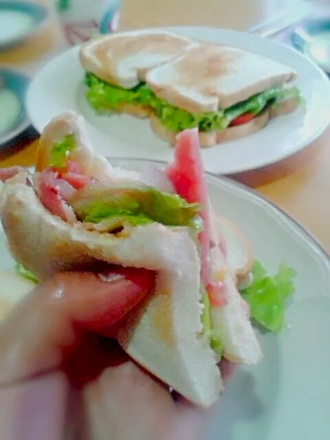 blt.... #sandwich|hungry_picassoさん