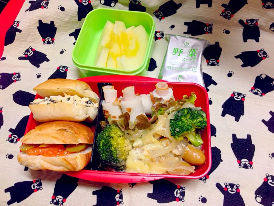 Snapdishの料理写真:のりたまと、トマトピクルスサンド弁当(OvO)|伊佐治親（イサ）さん