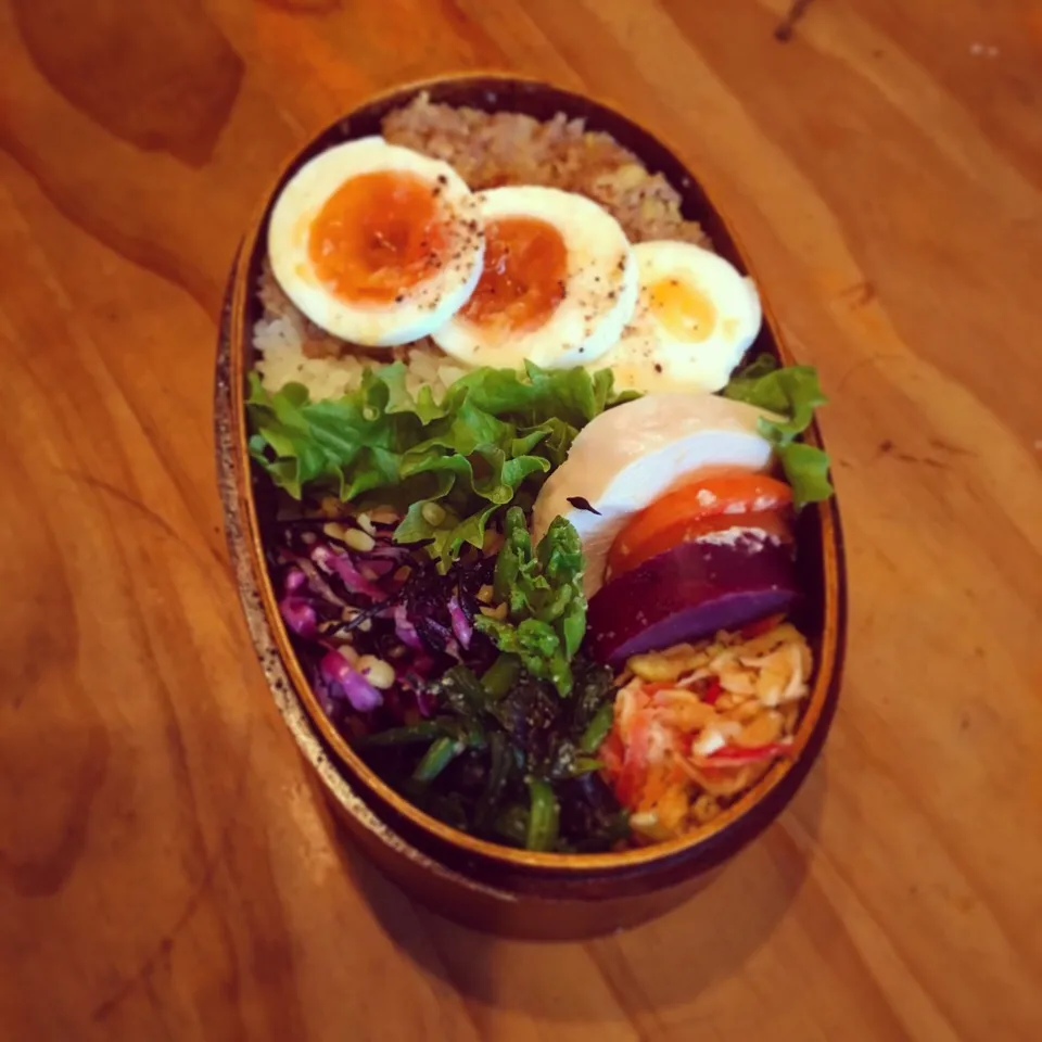 ムングダルと挽肉味噌炒めのっけ弁
ヒジキと紫キャベツの豆サラダ、ほうれん草と海苔のナムル切り干し大根の明太子和え|Mika NoNukes Itouさん