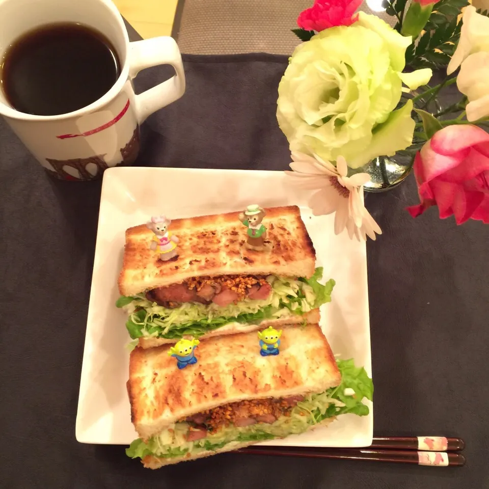 炭火焼き鶏とクリームチーズ❤︎トーストサンドイッチ✨|Makinsさん