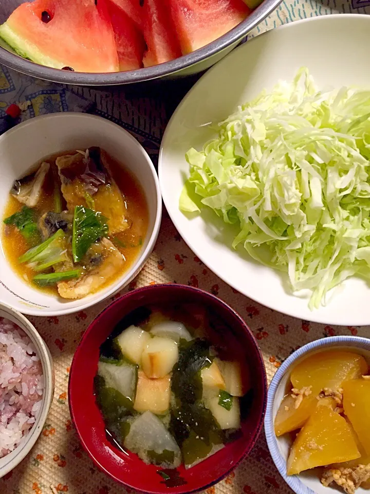 鯖の揚げ煮 蕪とミンチの煮物 味噌汁 キャベツ デザートはスイカ|掛谷節子さん