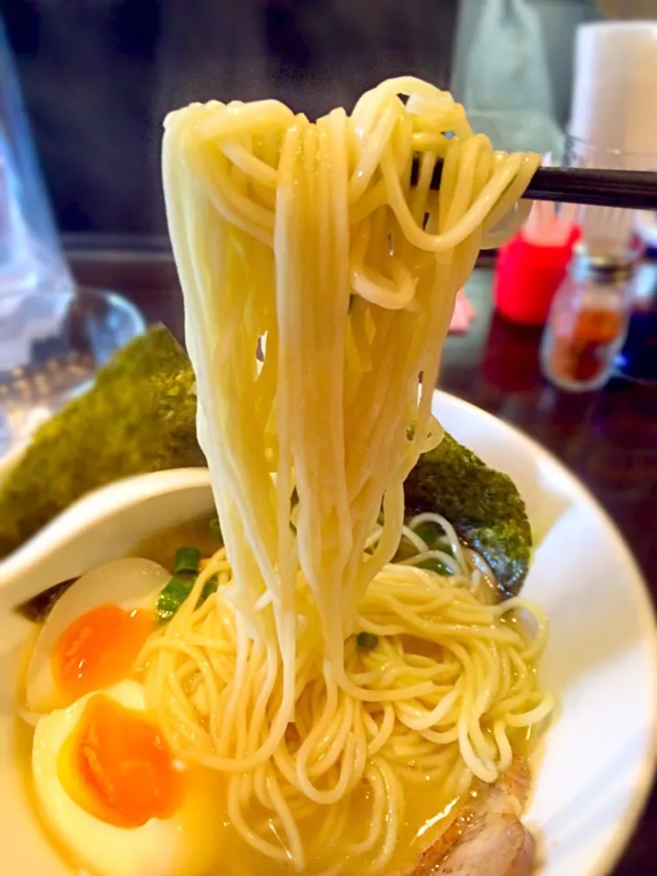 Snapdishの料理写真:鶏白湯そばの麺@NOODLE DINING 鵺|morimi32さん