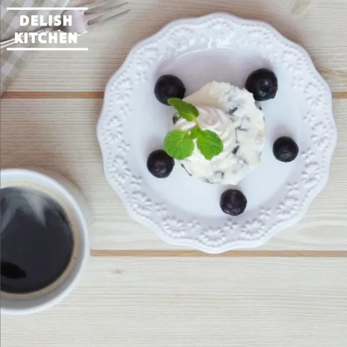 Snapdishの料理写真:【動画】混ぜるだけで簡単！ラムレーズンチーズケーキの作り方 #delishkitchentv|DELISH KITCHENさん