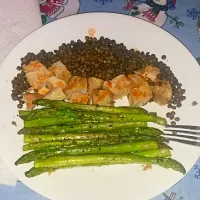 Pork chops, asparagus with one tsp coconut oil and lentils eh Mrs. Dash Seasonings. #cleaneating|Jennifer Powellさん