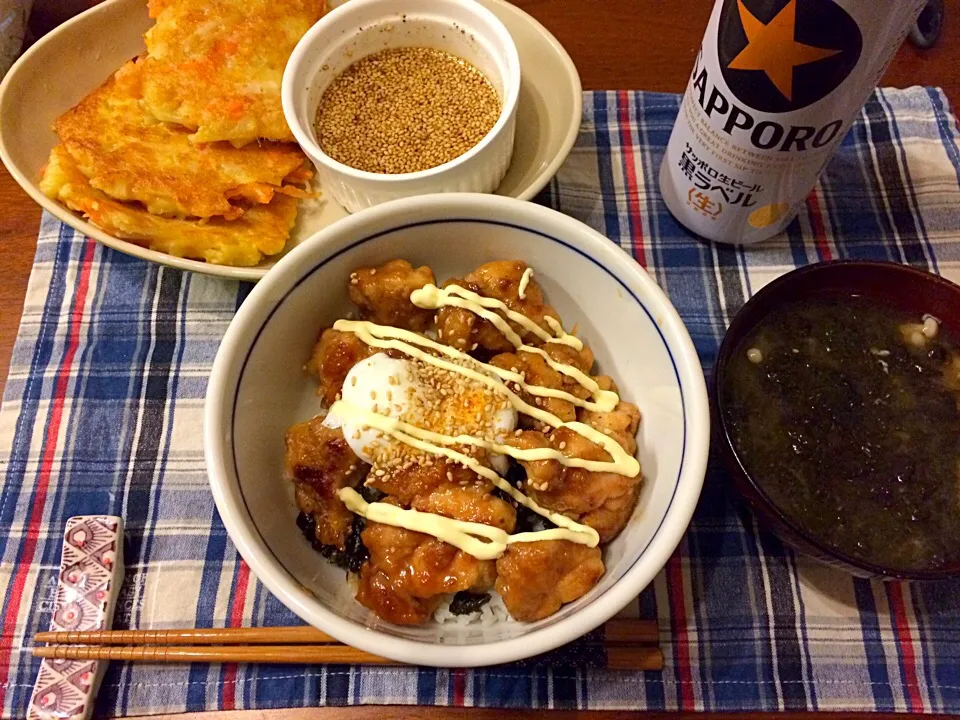 照り焼き丼 温玉のせ  人参とじゃがいものチヂミ|haseseさん