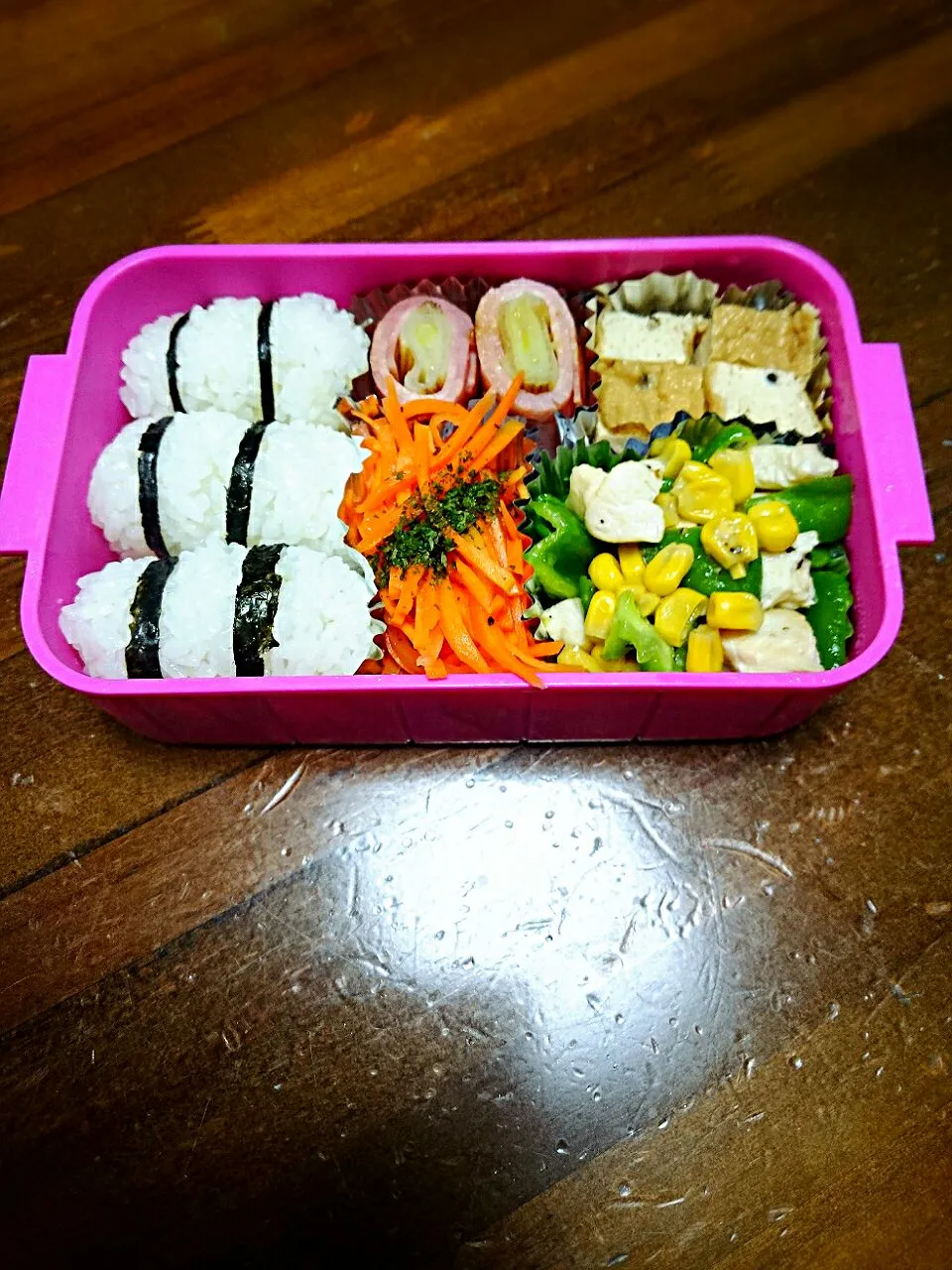 今日のお弁当🍱😋|もぐもぐままちゃん (*ฅ́˘ฅ̀*) .｡.:*♡さん