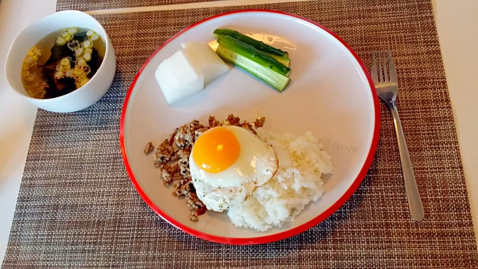 今日の昼食　ガパオライス、わかめスープ|pinknari🐰🌈さん