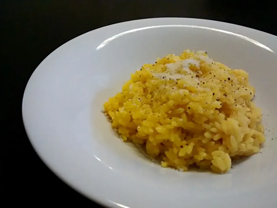 Risotto alla Milanese (サフラン風味のリゾット)|小鍋 (pentolina)さん