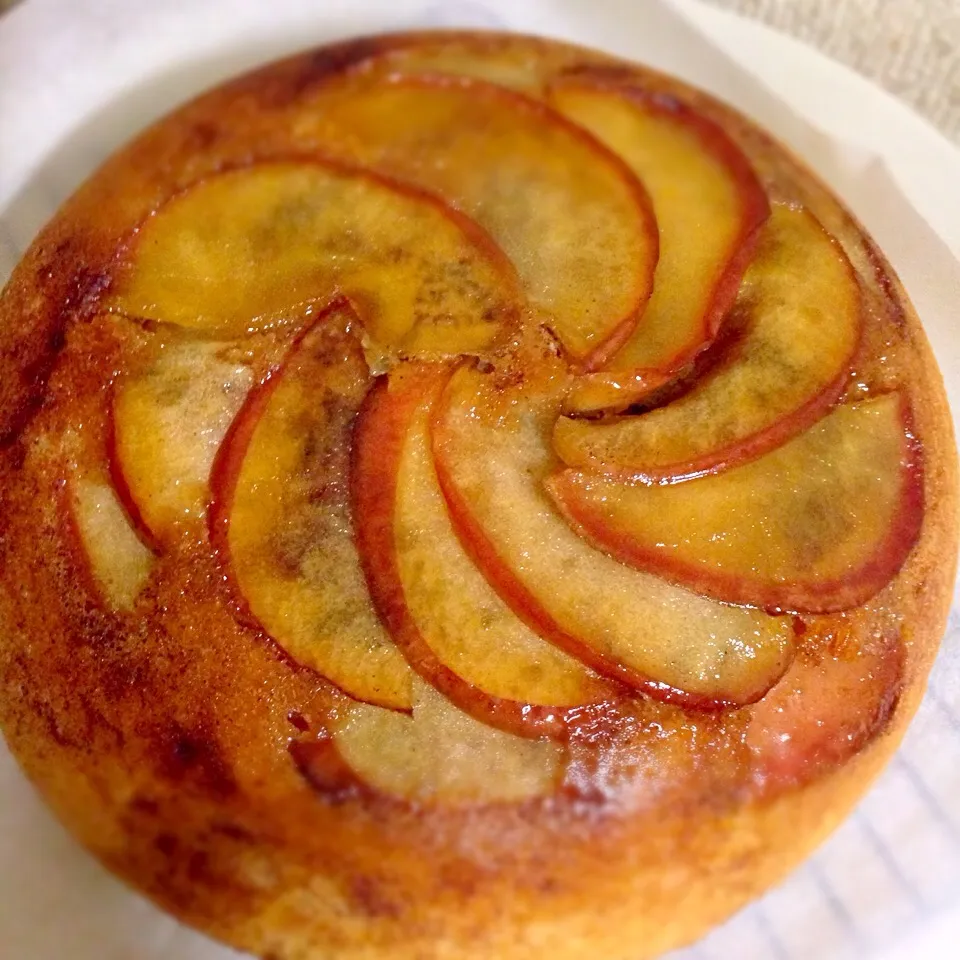 シナモン効かせめ🍎の炊飯器ケーキ|こなちゅんさん